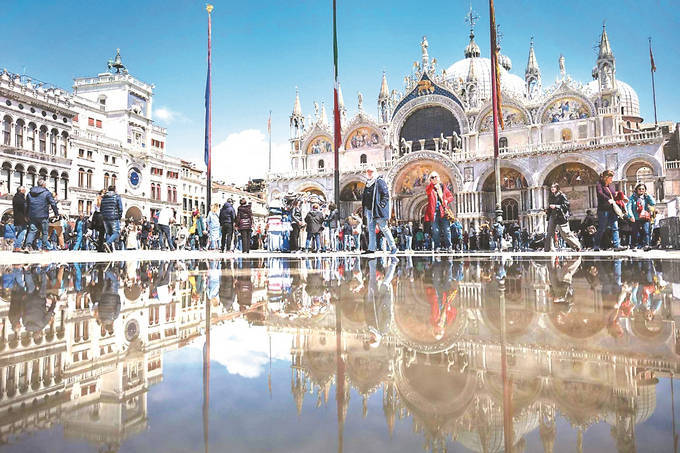 人潮涌动 第8页