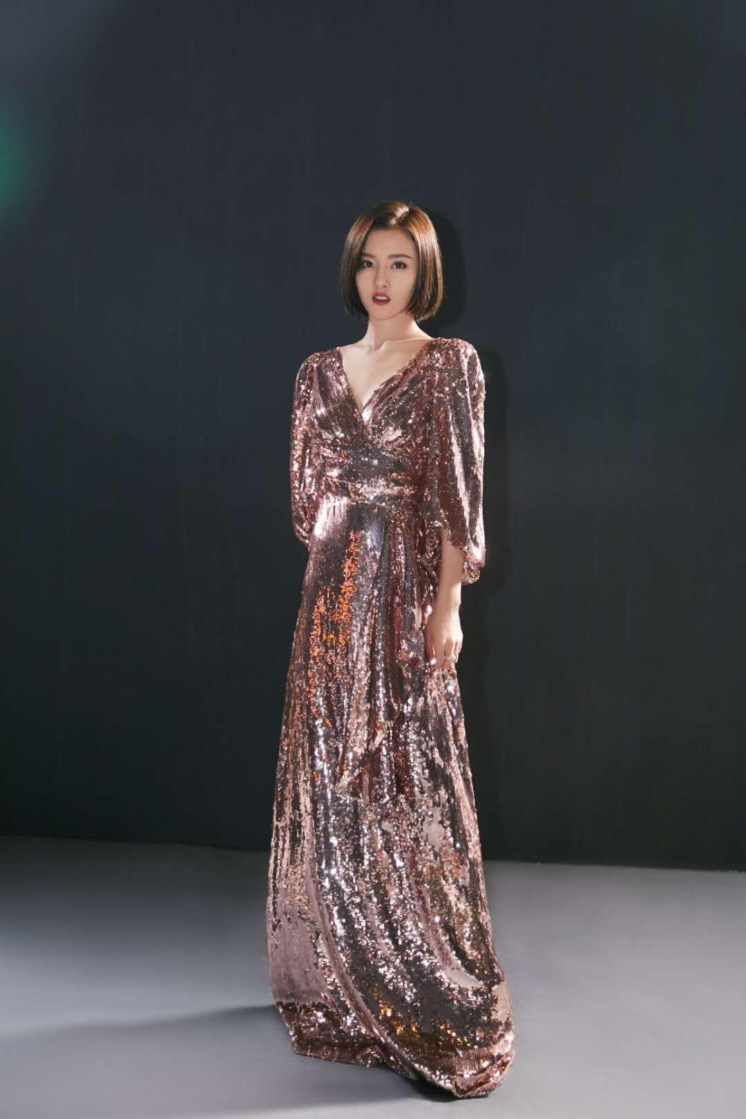 佟丽娅的温馨日常，星光下的快乐时光