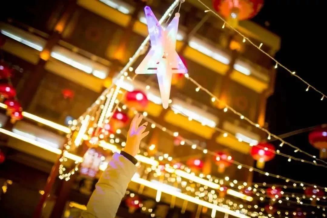 最新广场摊位娱乐活动，点亮城市的狂欢盛宴