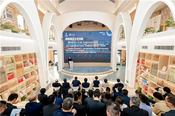 亚元最新动态，学习变革的浪潮，自信与成就感的源泉