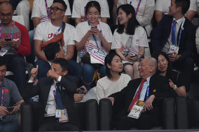 女排泰国赛况更新，赛场上的热血与友情的故事