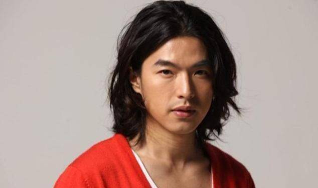 演员李威，演艺之路的闪耀之星