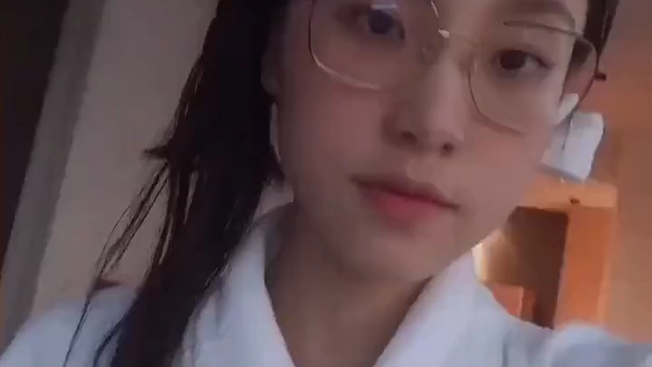 最新刘玥的温馨日常，友谊之光，爱的陪伴